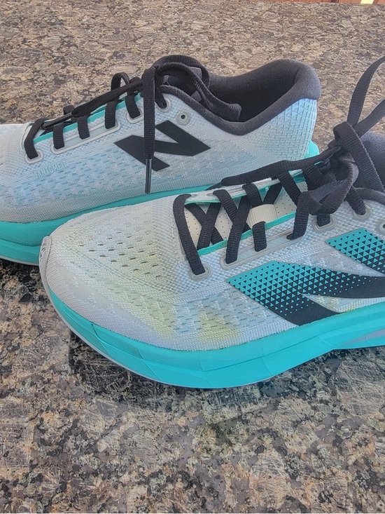 New Balance Shoes - New Balance Women's SuperComp Trainer size 9 EUC